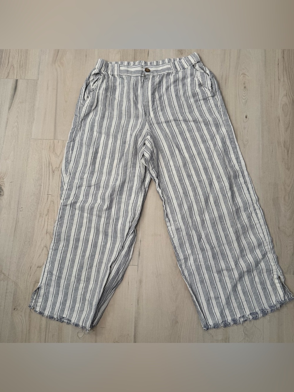 Coldwater Creek White and Navy Striped Pull-On Pants size 6